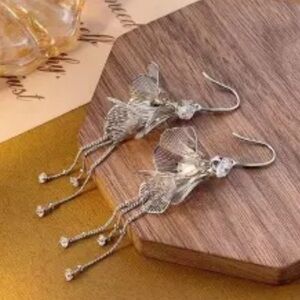 Elegant Silver Flower Dangle Earrings